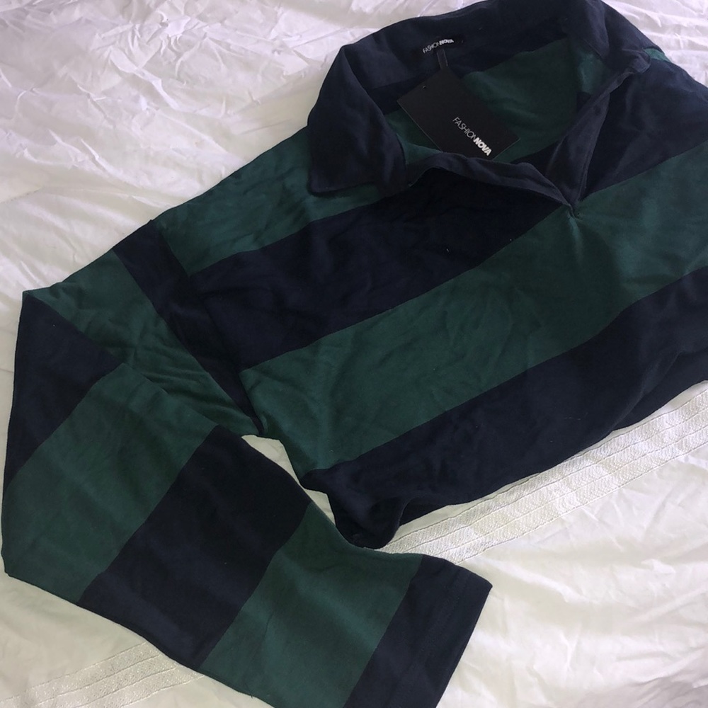 Cropped long sleeve w/ collar 💙💚